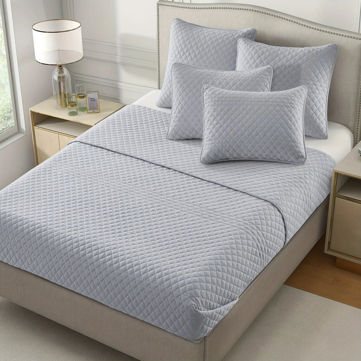 Quilted Bedspread with Pillowcases