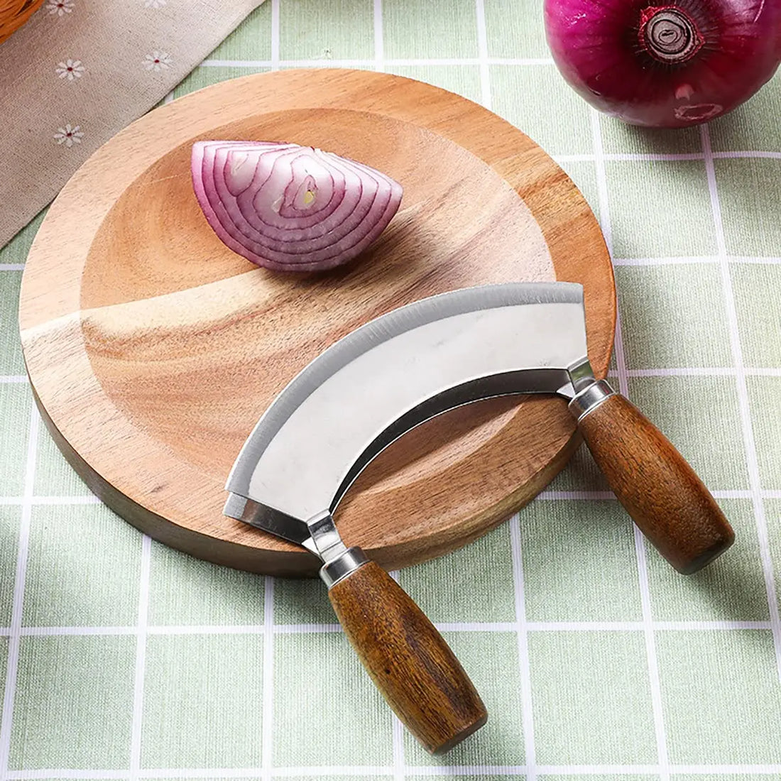 Knife and Round Cutting Board